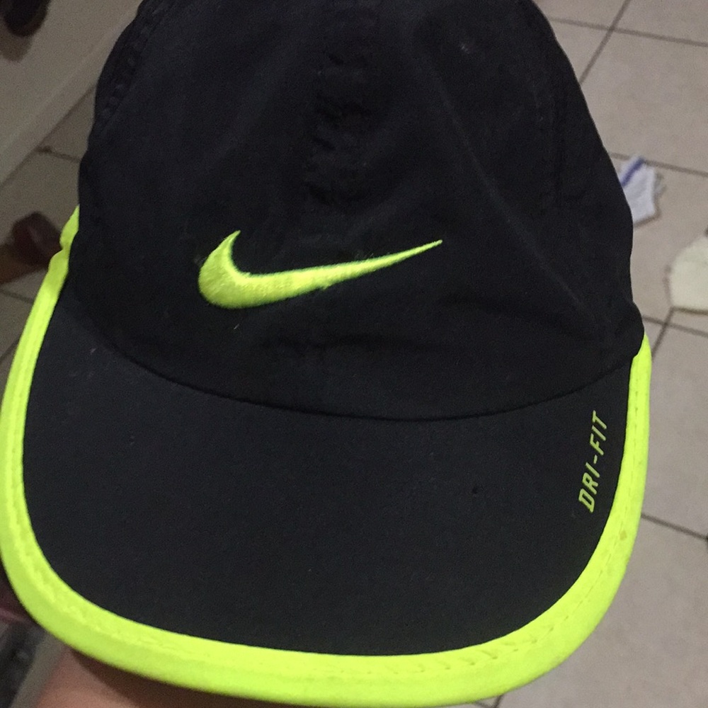 Infant nike neon yellow hat